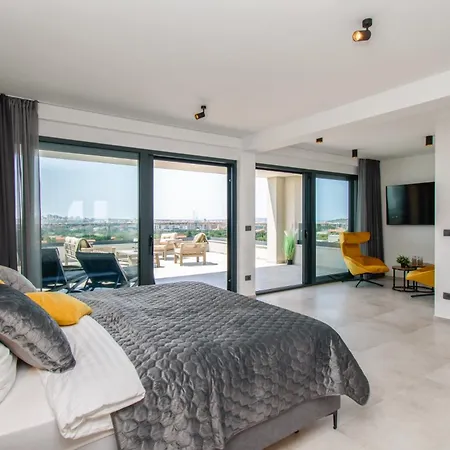 Villa Luxury Sabina With A View Of Pula