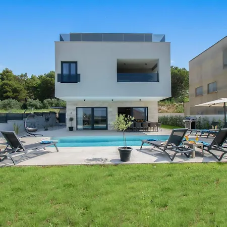 Vila Luxury Sabina With A View Of - By Istrabook Pula