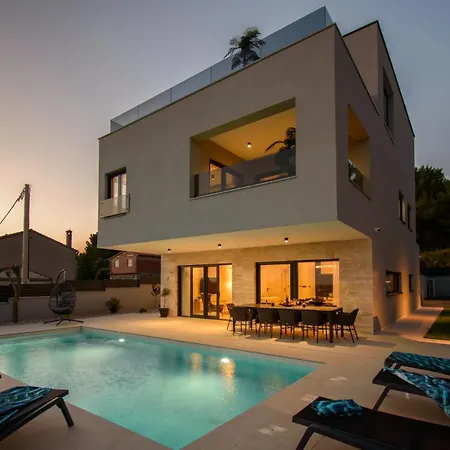 Luxury Sabina With A View Of * פולה