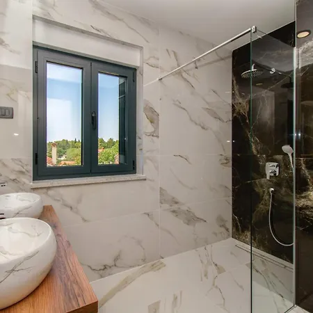 Luxury Sabina With A View Of Pula