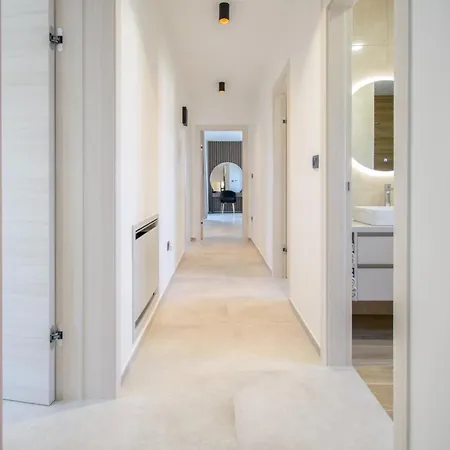 Vila Luxury Sabina With A View Of