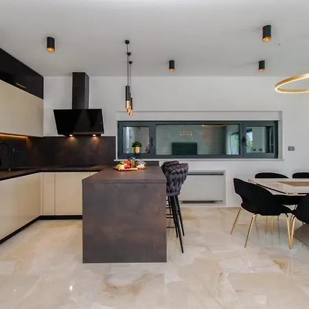 Luxury Sabina With A View Of Vila *