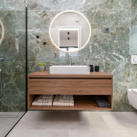 Vila Luxury Sabina With A View Of