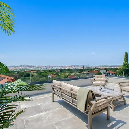 Luxury Sabina With A View Of